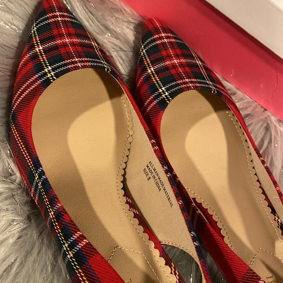 BNWT ISAAC MIZRAHI Viral Red Green Plaid Flat Shoes Women's Size 8 - Picture 4 of 8